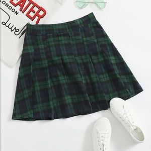 SHEIN plus plaid pleated skirt green